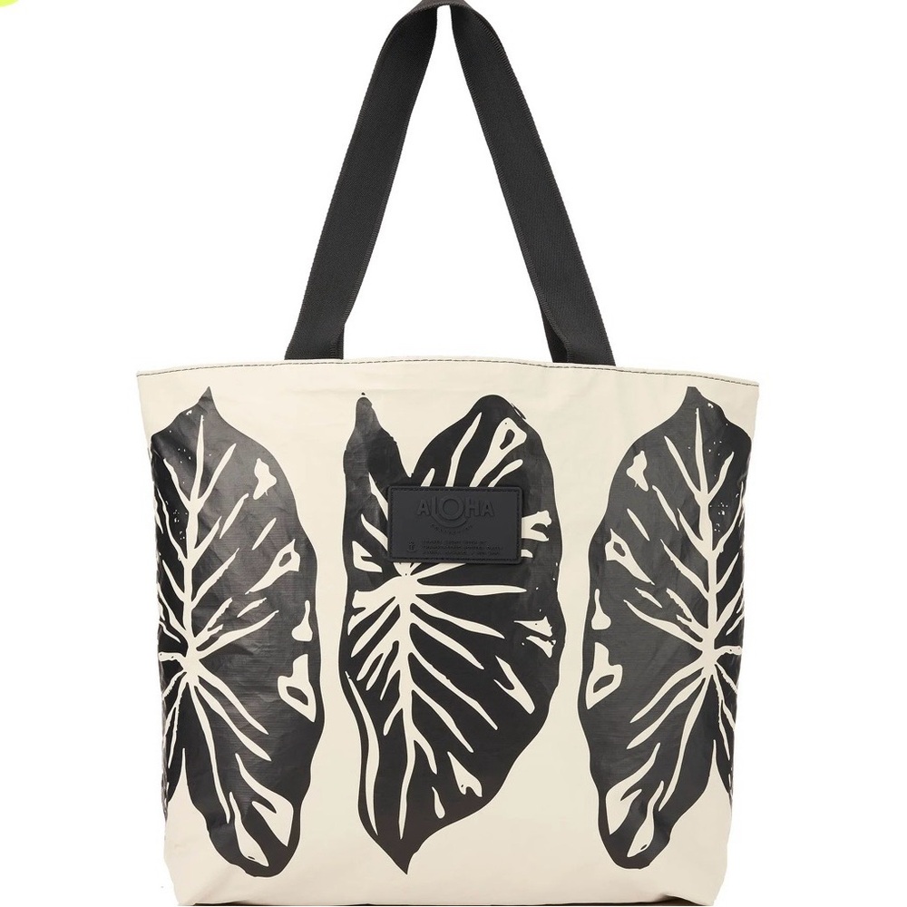 NWT ALOHA Collection Day Tripper in Kalo